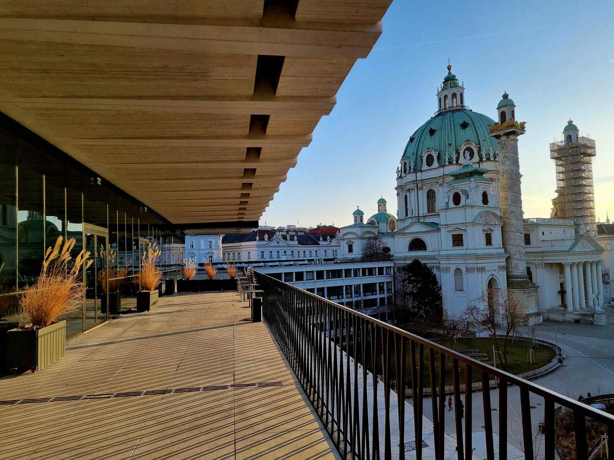 Blick über den Karlsplatz nach der Tour zu Nachhaltigkeit im Wien Museum