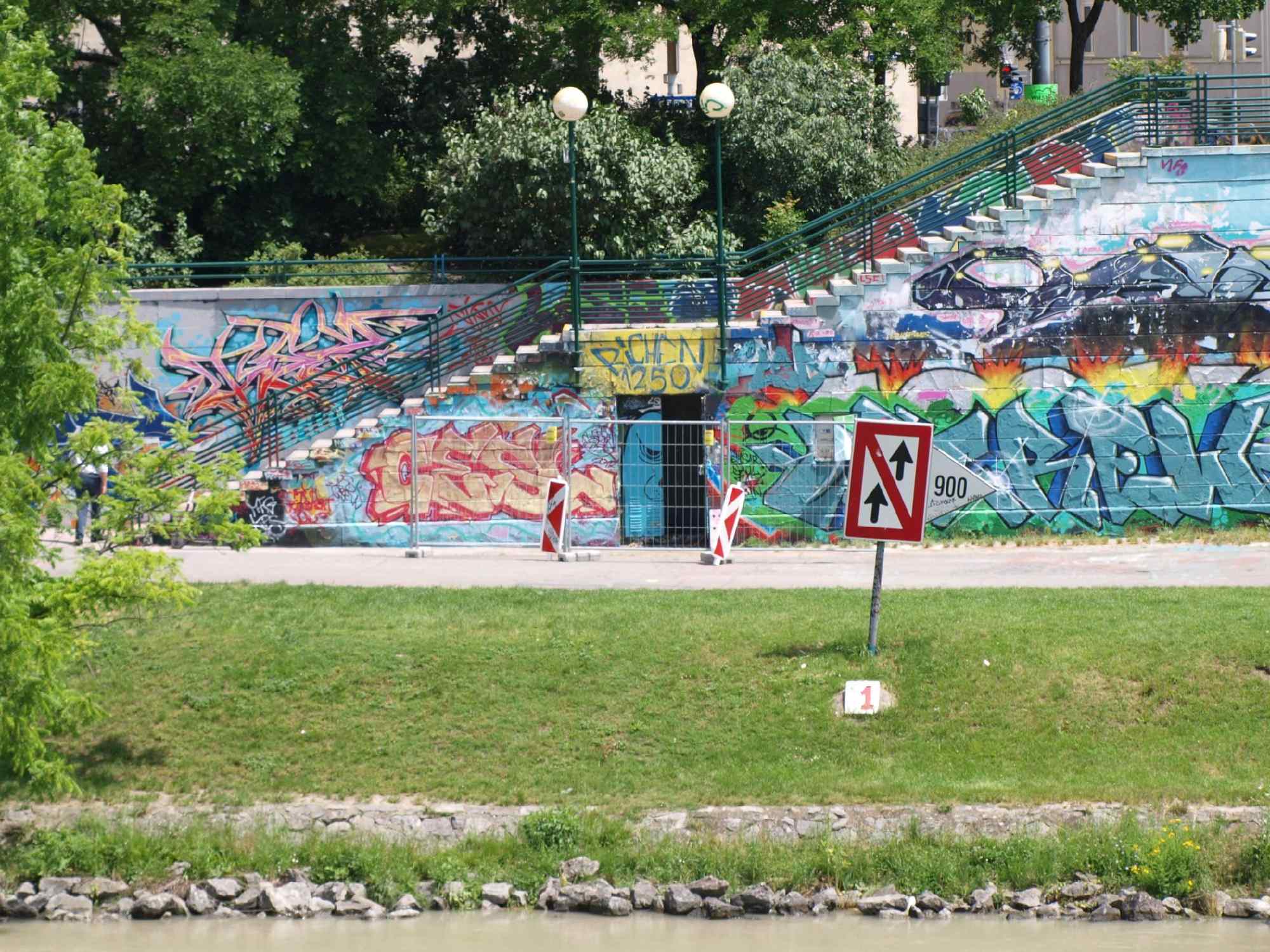 Wienerwand am Donaukanal